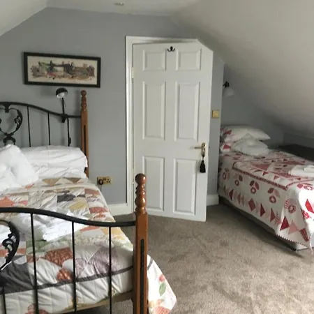 Lyntom House * Limerick Junction