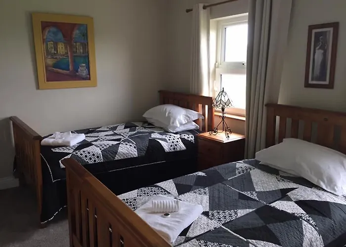 Lyntom House * Limerick Junction